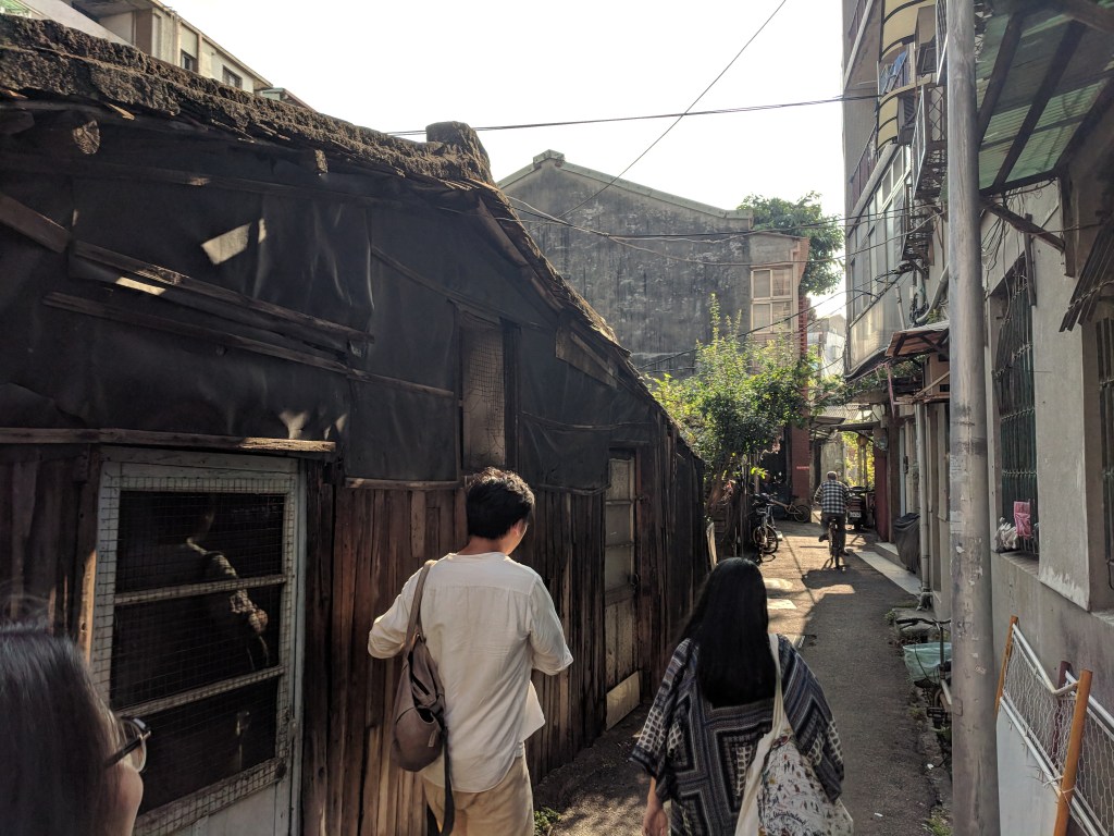 West Taipei, Insight of a Passer&nbsp;By